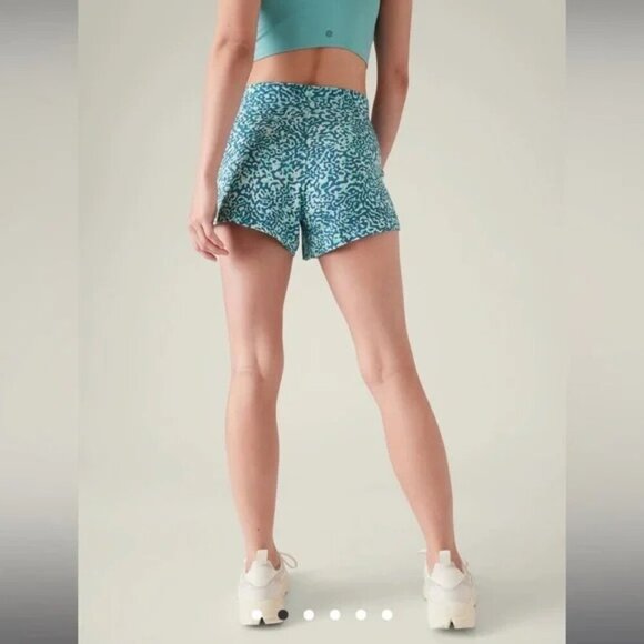 Athleta Balance Shortie Shorts 4” Size Small Clouded Leopard Blue - Picture 3 of 8